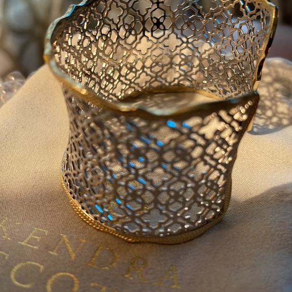 Kendra Scott Candice gold cuff bracelet in silver filigree - Picture 3 of 4